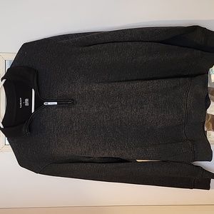 Men's Van Heusen V-neck half zip polo size large